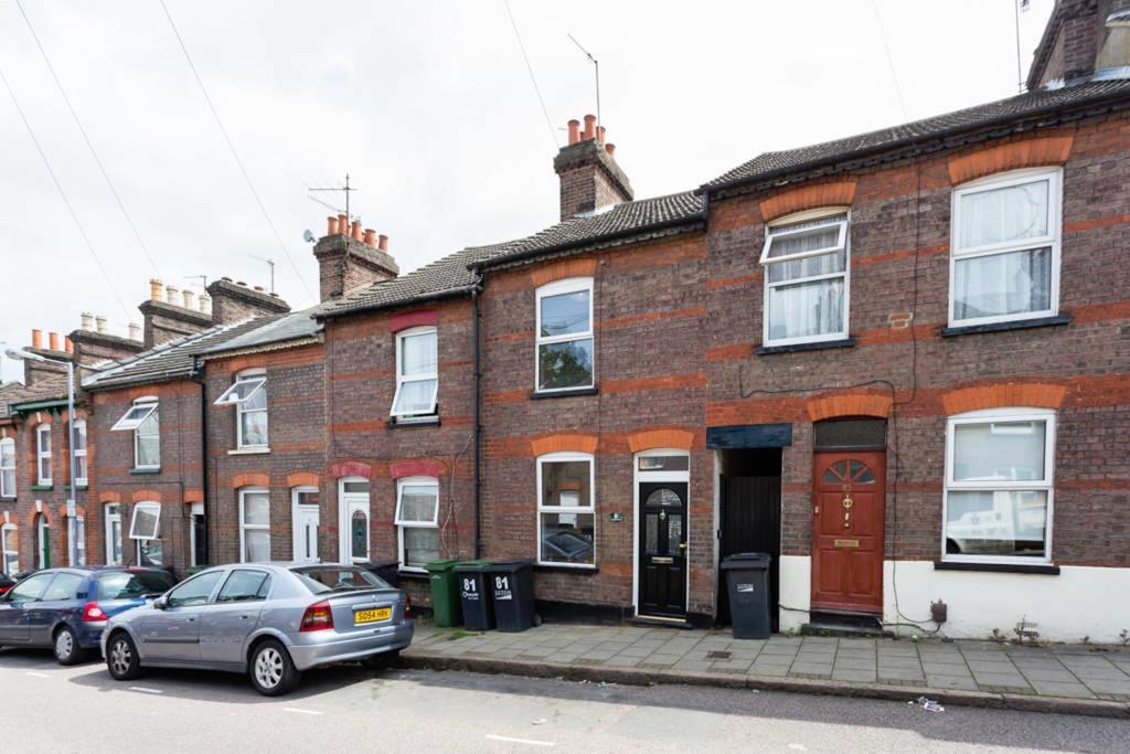 Ashton House - Stylish 2 Bedroom House, Close To Luton Town Center & Airport Kültér fotó