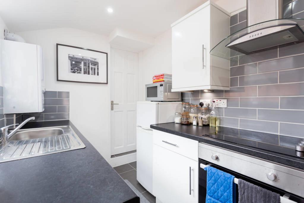 Ashton House - Stylish 2 Bedroom House, Close To Luton Town Center & Airport Kültér fotó