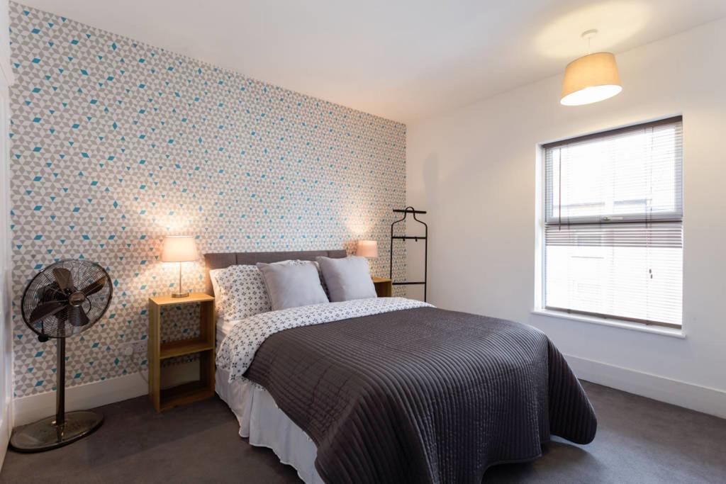 Ashton House - Stylish 2 Bedroom House, Close To Luton Town Center & Airport Kültér fotó
